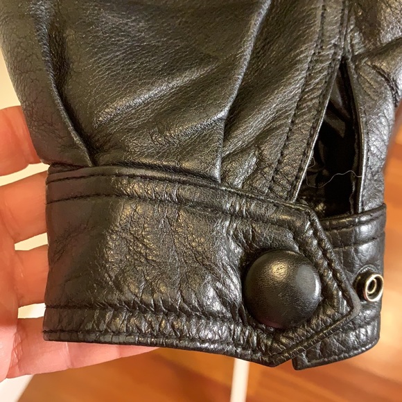Leather jacket - Picture 10 of 10
